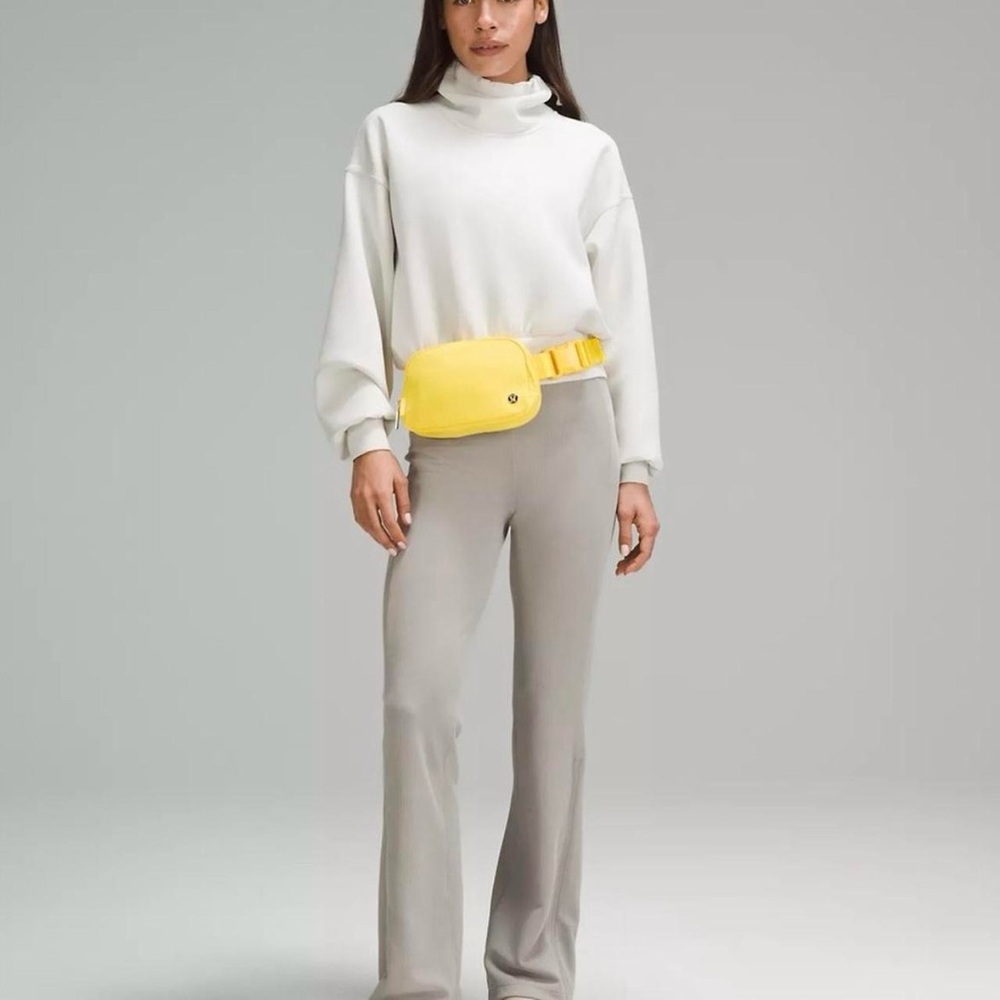 Lululemon Everywhere Belt Bag 1L- Utility Yellow